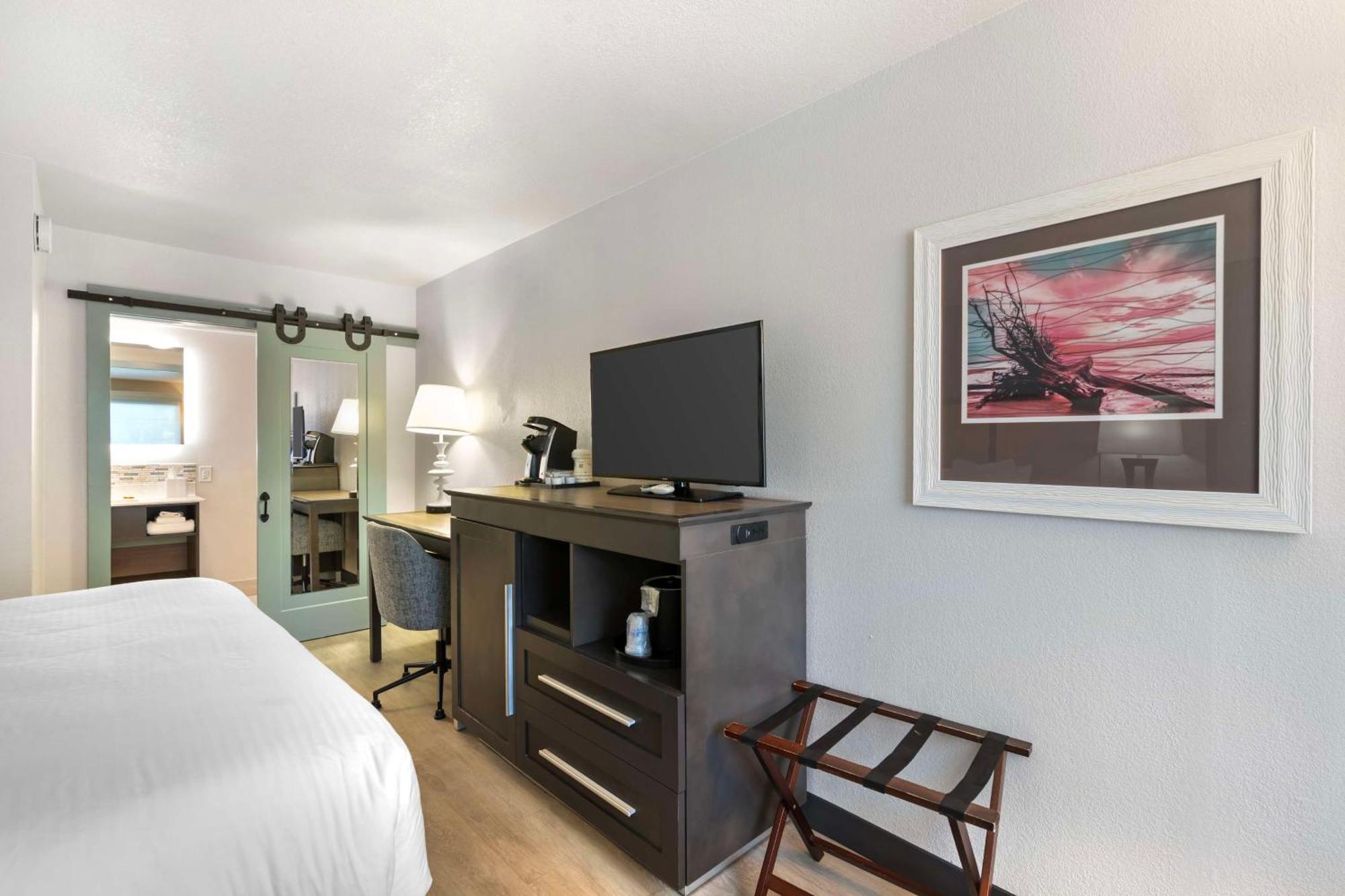 Best Western Plus St. Simons St. Simons Island Exterior photo