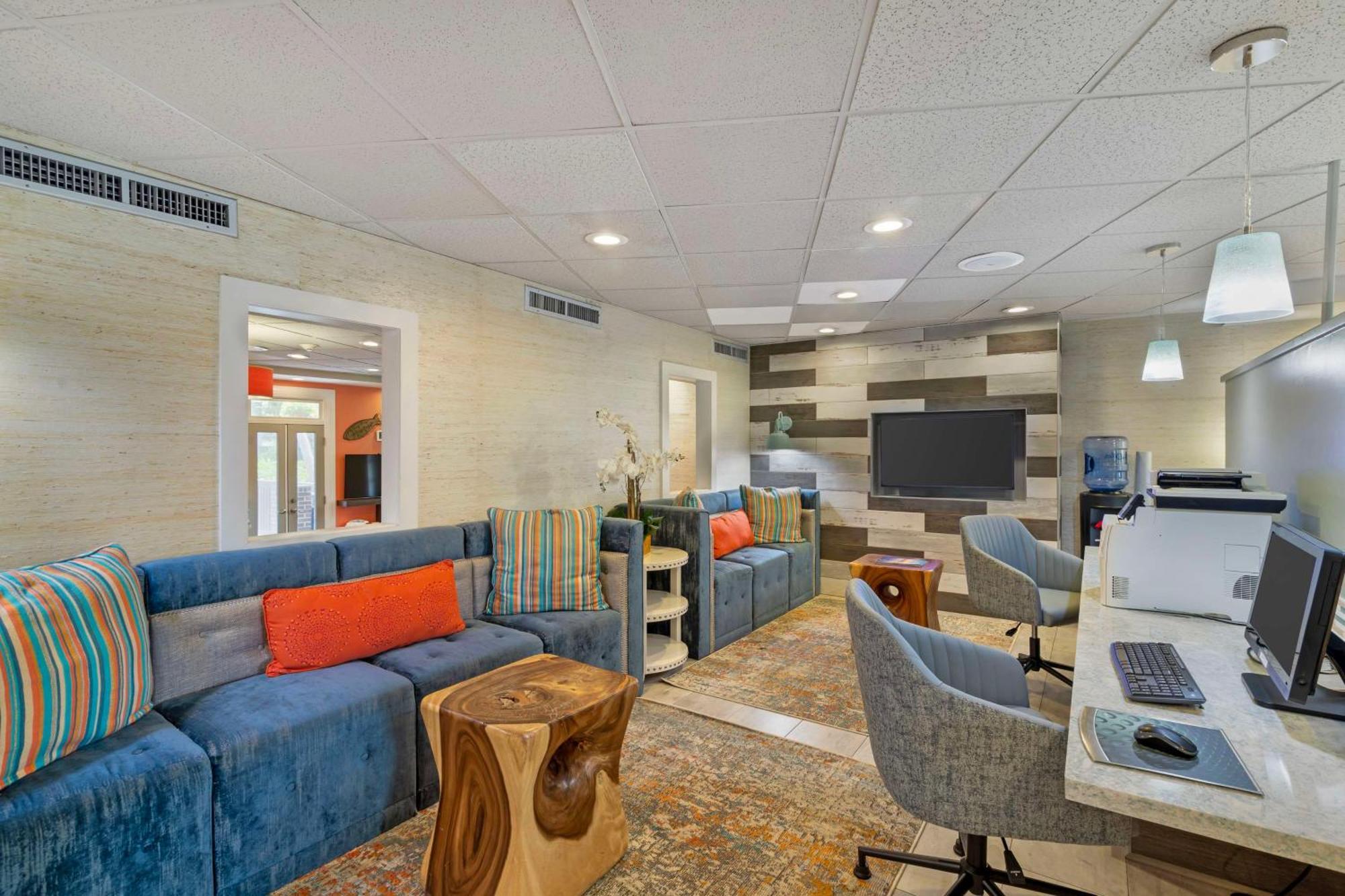 Best Western Plus St. Simons St. Simons Island Exterior photo