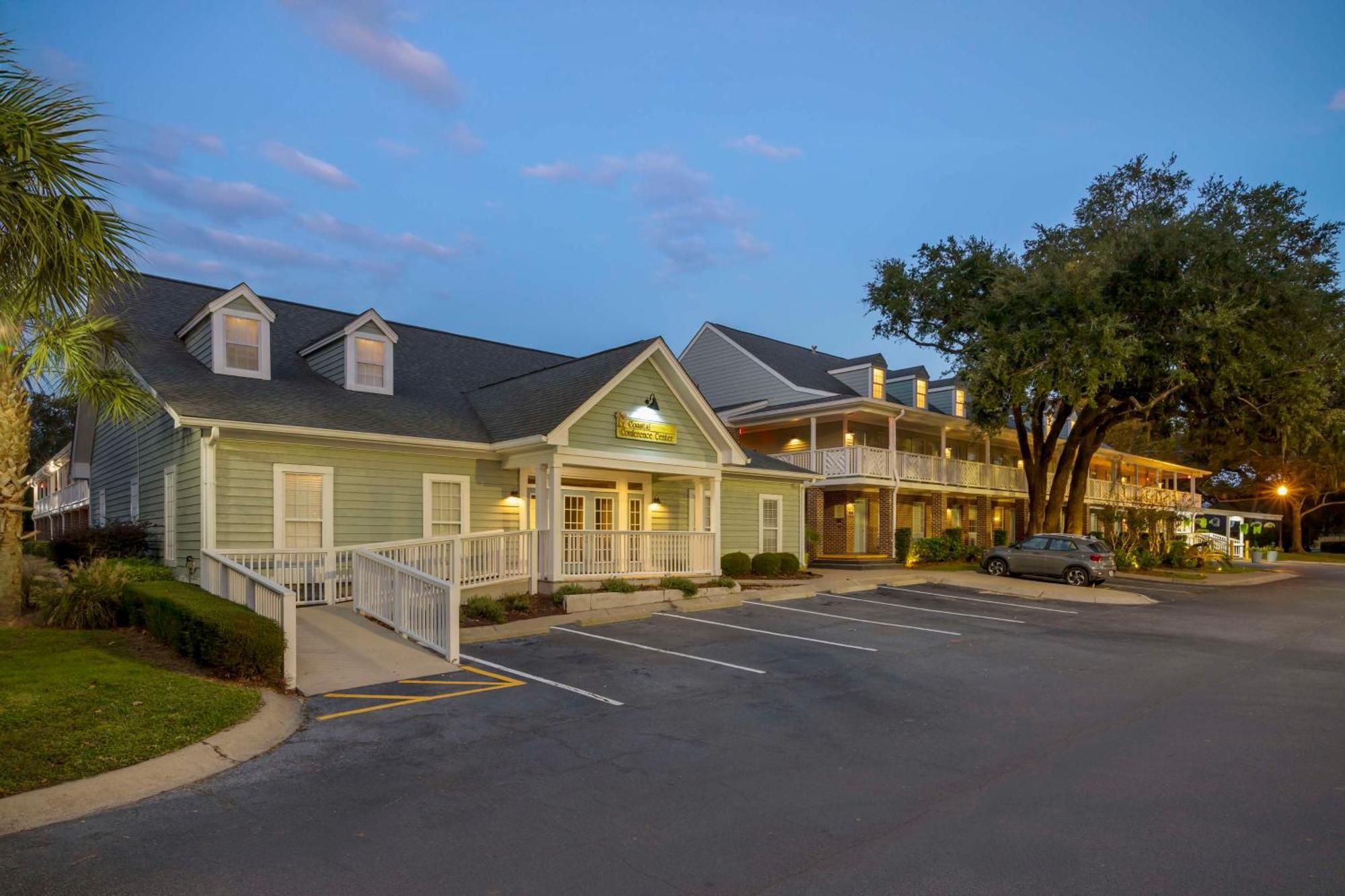 Best Western Plus St. Simons St. Simons Island Exterior photo