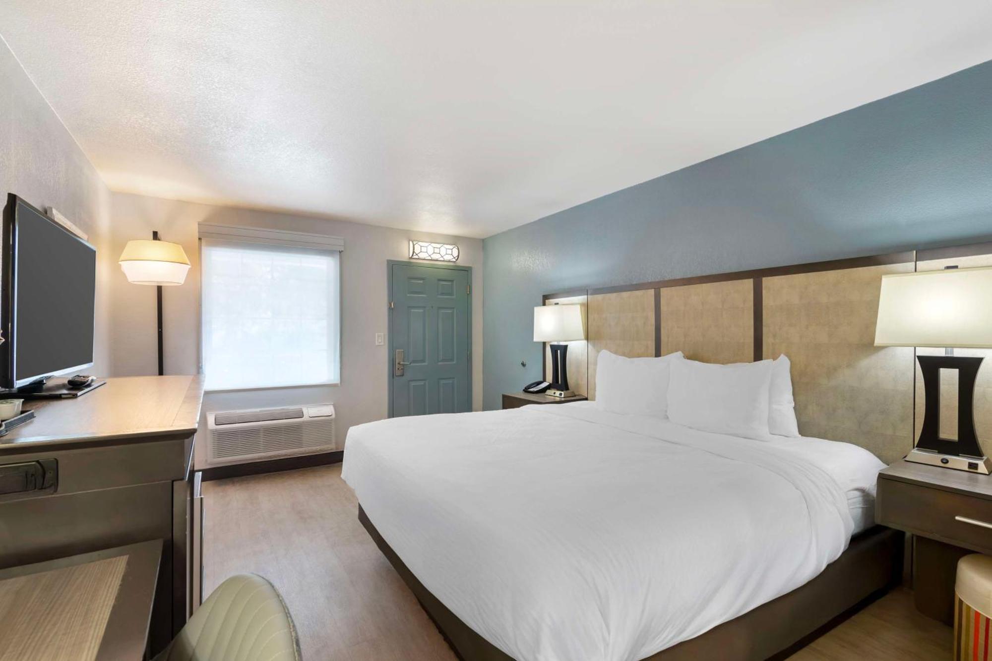 Best Western Plus St. Simons St. Simons Island Exterior photo